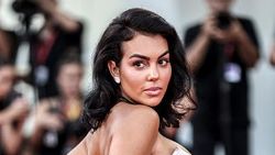 Georgina Rodriguez Pacar Ronaldo Seksi Abis di Red Carpet