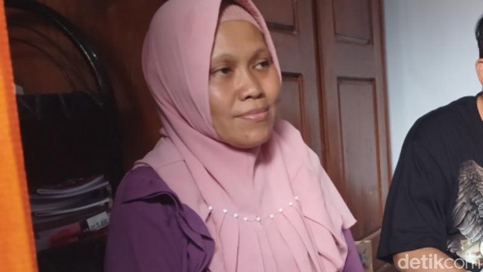 Ibunda siswa SMAN 4 Kota Pasuruan yang menjadi korban bully temannya