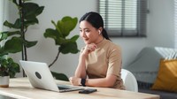 5 Zodiak yang Paling Cocok WFH, Lebih Produktif dan Minim Drama Kantor