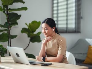 5 Zodiak yang Paling Cocok WFH, Lebih Produktif dan Minim Drama Kantor