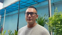 Foto: Operasi itu dilakukan karena penampilannya tidak maksimal pada bagian kantung mata yang cenderung cekung. Hal itu dialami karena pengaruh dari hipertiroid yang diidap artis 43 tahun itu. Pingkan Anggraini/detikcom
