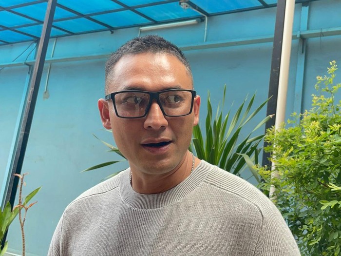 Indra Bruggman Indra Bruggman mengungkap alasan operasi plastiknya, ia juga berbagi kesulitan sholat pasca-operasi.