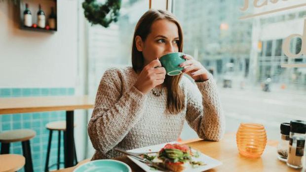 Ini Sebabnya Makan Sendirian di Restoran Kini Jadi Tren
