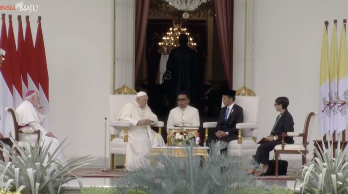 Jokowi dan Paus Fransiskus di Istana Merdeka