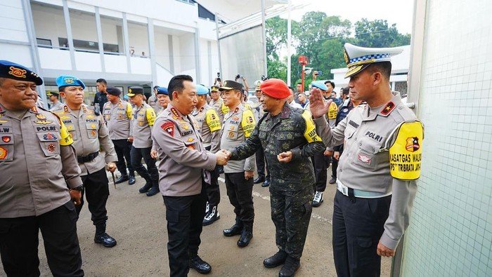 Kapolri Tinjau Posko Tribrata Jaya,