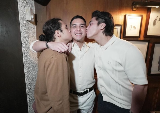 Ketiga putra Maia, Al Ghazali, El Rumi, dan Dul Jaelani memang dikenal memiliki paras rupawan. Paras tersebut diwarisi dari Maia dan mantan suaminya, Ahmad Dhani. Foto: Instagram/@elelrumi