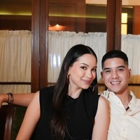 Al tampak mengajak kekasihnya, Alyssa Daguise. Paras cantik wanita 26 tahun keturunan Prancis itu juga tak kalah mencuri atensi. Cantik dan ganteng, keduanya terlihat begitu serasi. Foto: Instagram/@elelrumi