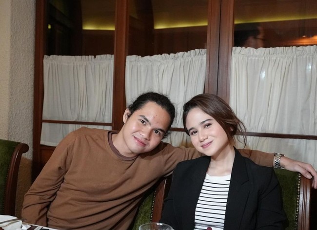 Paras Tissa Biani, kekasih Dul juga tak kalah cantik dari Alyssa dan Syifa. Hampir sama seperti Syifa, banyak yang mengira Tissa memiliki darah keturunan Arab. Padahal ternyata Tissa merupakan keturunan Jawa. Foto: Instagram/@elelrumi