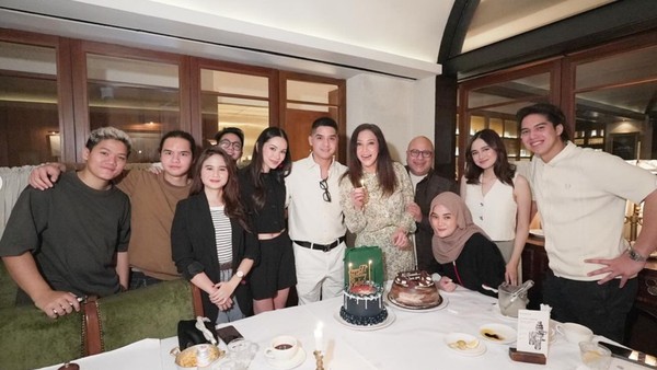 Foto Maia Estianty & Calon Mantu di Ultah Al Ghazali, Good Looking Semua