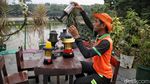 Keren! Sampah Plastik Disulap Jadi Lampu Hias