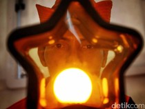 Keren! Sampah Plastik Disulap Jadi Lampu Hias