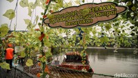 Adapun penjualan hasil karya itu tidak digunakan untuk keperluan pribadi Romadhoni, melainkan digunakan secara bersama-sama untuk modal membuat karya baru.