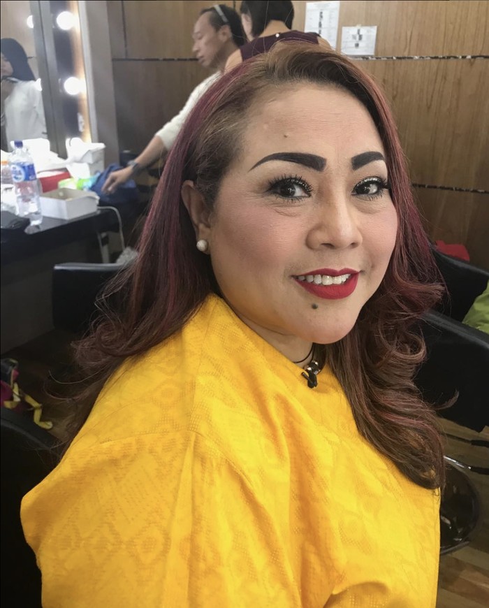 Keseruan Nunung Saat Masak Cumi hingga Jajan Es Kelapa Muda Keseruan Nunung Saat Masak Cumi hingga Jajan Es Kelapa Muda