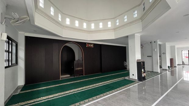 Masjid di Kampung Gembira Gembrong