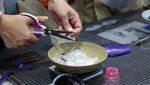 Menyulap Sampah Plastik Jadi Kacamata Gaya