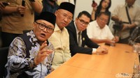 Hal ini untuk mengkonfirmasi beberapa temuan kejanggalan pengelolaan Siskohat dalam rapat pansus haji sebelumnya. Di antaranya, adanya temuan jemaah yang bisa langsung berangkat tanpa waktu tunggu. 