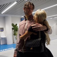 Taylor Fritz melaju ke semifinal US Open setelah mengalahkan Alexander Zverev dalam laga yang sengit. Momen bersejarah Fritz yang pertama kali mencapai semifinal Grand Slam disaksikan kekasihnya, influencer cantik, Morgan Riddle. Foto: Instagram Morgan Riddle