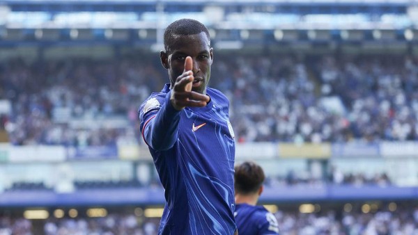 Dor! Momen Nicolas Jackson Rayakan Gol dengan Gaya Viral di Olimpiade