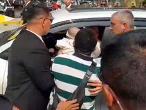 Bayi dari Pasutri Asal Lembata Dapat Berkat dari Paus Fransiskus