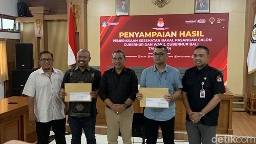 Penyampaian hasil pemeriksaan kesehatan bakal paslon gubernur dan wakil gubernur Bali di kantor KPU Bali, Rabu (4/9/2024). (Foto: Rizki Setyo Samudero/detikBali)