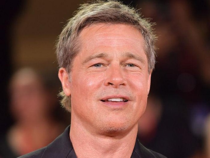 Perbedaan Wajah Brad Pitt, Diduga Facelift VENICE, ITALY - SEPTEMBER 01: Brad Pitt attends the