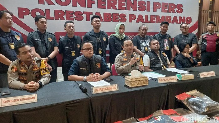 Polisi menetapkan 4 orang tersangka terkait pembunuhan siswi SMP di Palembang