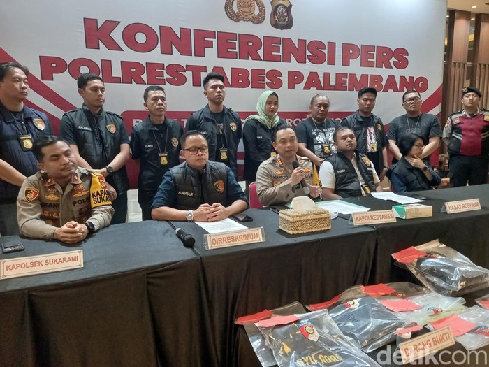 Polisi menetapkan 4 orang tersangka terkait pembunuhan siswi SMP di Palembang