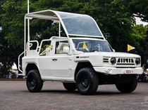 Paus Fransiskus Naik Popemobile Buatan Pindad, Ini Sederet Ubahannya