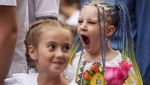 Potret Anak-anak Ukraina Kembali Sekolah di Tengah Serangan Rusia