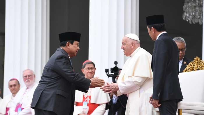 Pesan Damai dari Paus Fransiskus untuk Prabowo, Diperkenalkan oleh Jokowi