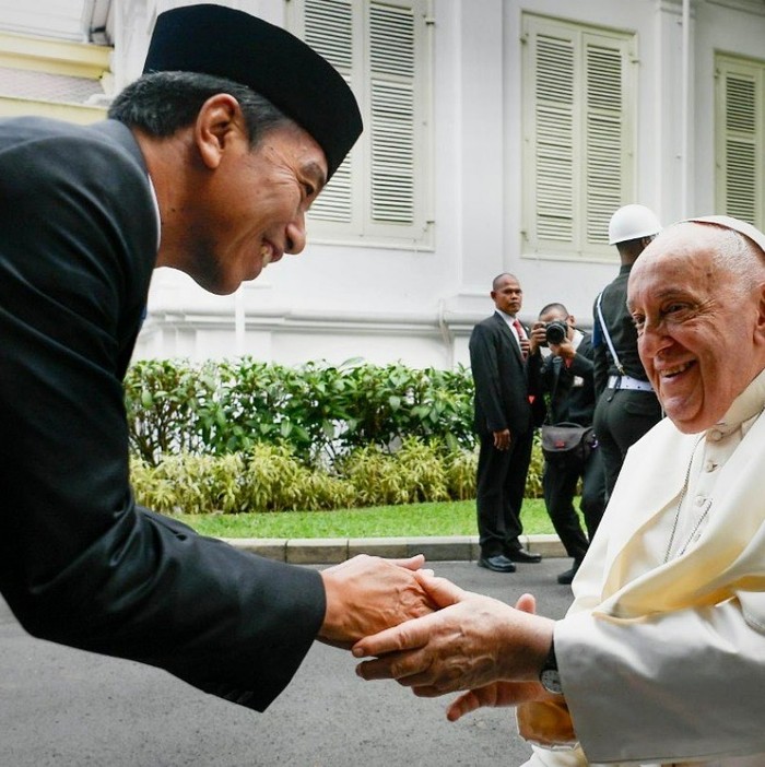 Presiden Jokowi dan Paus Fransiskus (dok. Instagram resmi Paus Fransiskus)
