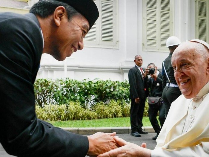 Presiden Jokowi dan Paus Fransiskus (dok. Instagram resmi Paus Fransiskus)