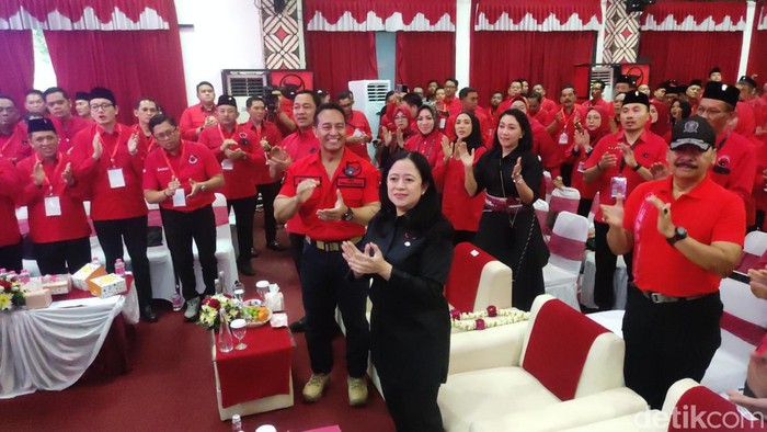 Puan Maharani bertemu para calon kepala daerah peserta Pilkada Jateng 2024 di Panti Marhen, Semarang, Rabu (4/9/2024).
