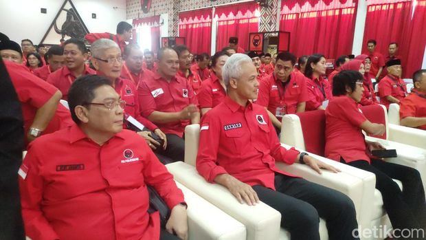 Puan Maharani bertemu para calon kepala daerah peserta Pilkada Jateng 2024 di Panti Marhen, Semarang, Rabu (4/9/2024).