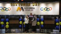 Bank Mega Syariah memberikan layanan istimewa kepada para nasabah setia dalam menyambut Hari Pelanggan Nasional (Harpelnas) 2024 di Kantor Cabang Utama (KCU) Bank Mega Syariah, Jl. HR Rasuna Said Kav. 19A, Jakarta Selatan, Rabu (4/9/2024).