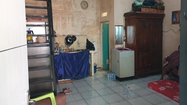 Rumah Berukuran Besar di Kampung Gembira Gembrong