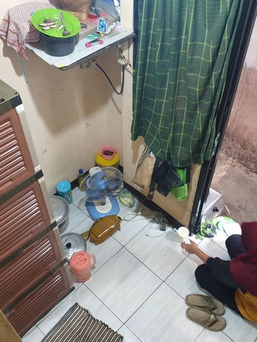 Rumah Berukuran Kecil di Kampung Gembira Gembrong