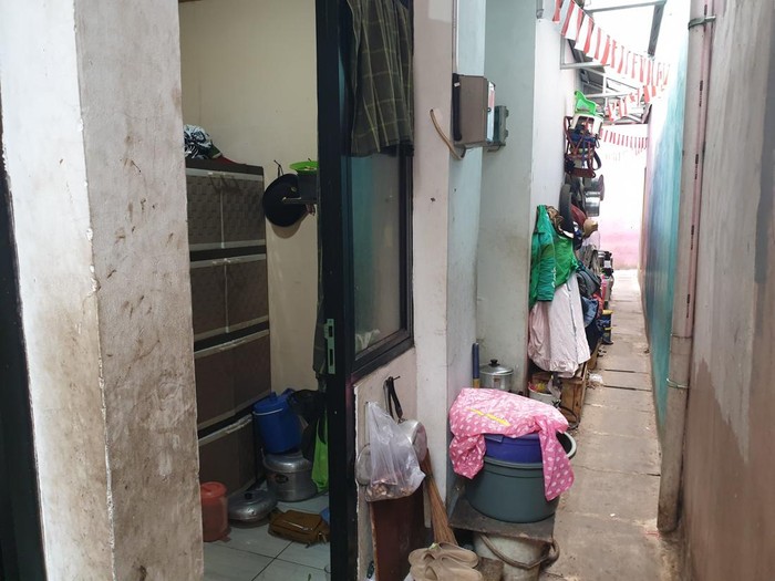 Rumah-rumah Kecil di Kampung Gembira Gembrong Rumah-rumah Kecil di Kampung Gembira Gembrong