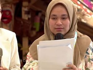 Guru asal Sulawesi Sesenggukan Saat Bertemu Paus Fransiskus, Ucapkan Hal Ini