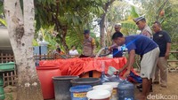 Dengan bantuan air bersih itu, nantinya bisa dimanfaatkan untuk memenuhi kebutuhan sehari-hari warga, terutama untuk air minum, memasak maupun mandi.