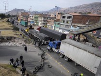 Sopir Truk di Kolombia Blokir Jalan, Protes BBM Mahal!