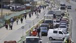 Sopir Truk di Kolombia Blokir Jalan, Protes BBM Mahal!