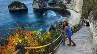 Diamond Beach di Nusa penida menjelang senja, Bali.