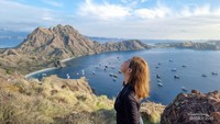 Menyambut pagi di Puncak Padar Labuan Bajo, NTT.