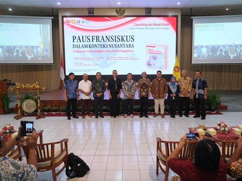 Universitas Sanata Dharma menggelar acara peluncuran sekaligus bedah buku 'Paus Fransiskus dalam Konteks Nusantara: Tinjauan Interreligius dan Interdisipliner', Selasa (3/9/2024).