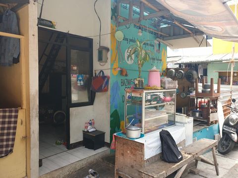 Warung di Kampung Gembira Gembrong