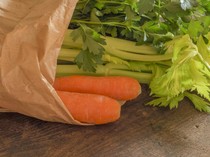 Agar Awet Segar, Begini Cara Simpan Wortel dan Seledri yang Tepat