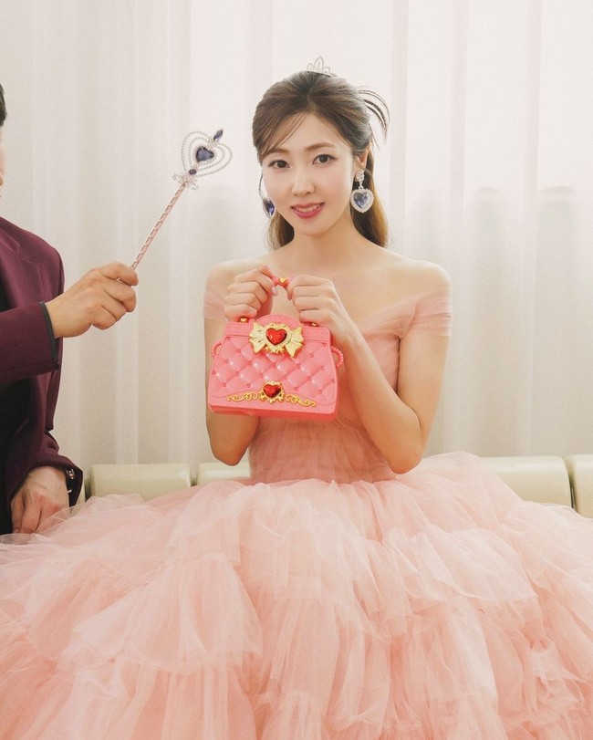 Tahun ini, YEL dan personelnya mengejutkan penggemar dengan rencana comeback sekaligus perayaan ulang tahun debut ke-12. FIESTAR merilis lagu andalan mereka You’re Pitiful yang diaransemen ulang. Lagu ini menandai kembalinya FIESTAR setelah enam tahun vakum. Foto: dok. Instagram @yesyesyelll