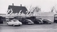 Termasuk ke dalam restoran cepat saji, gerai Dunkin Donuts pertama kali adanya di Massachusetts di tahun 1948. Foto: Site/Archive