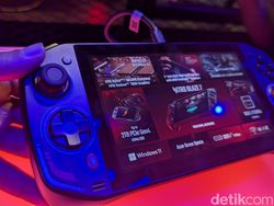 Menggenggam Nitro Blaze 7, Konsol Portabel Pertama dari Acer